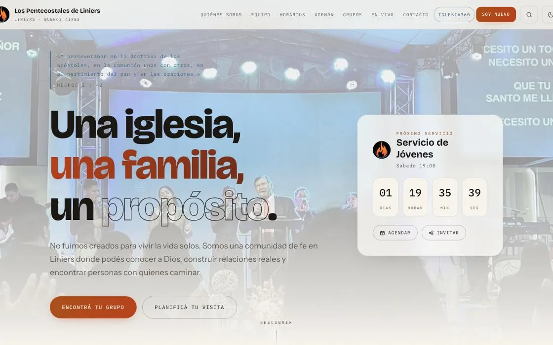 Los Pentecostales de Liniers homepage: large editorial headline 'Una iglesia, una familia, un propósito' over a congregation photo, with a next-service countdown card